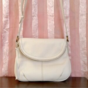 THE SAK Buena pebble Leather Crossbody Bag in eggshell white